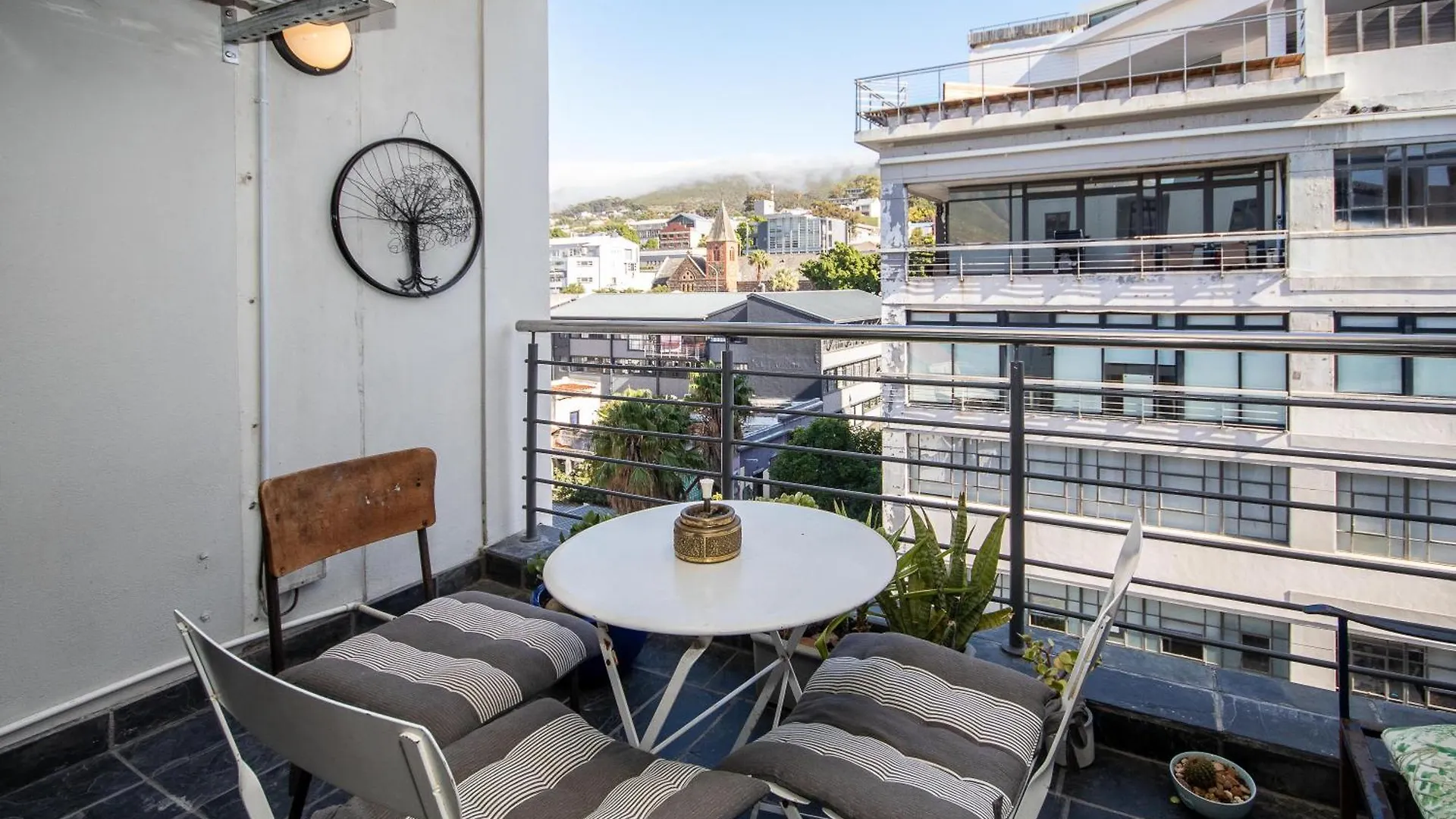 Apartment City Bowl Stylish Home, All In Walking Distance Flatrock Cape Town