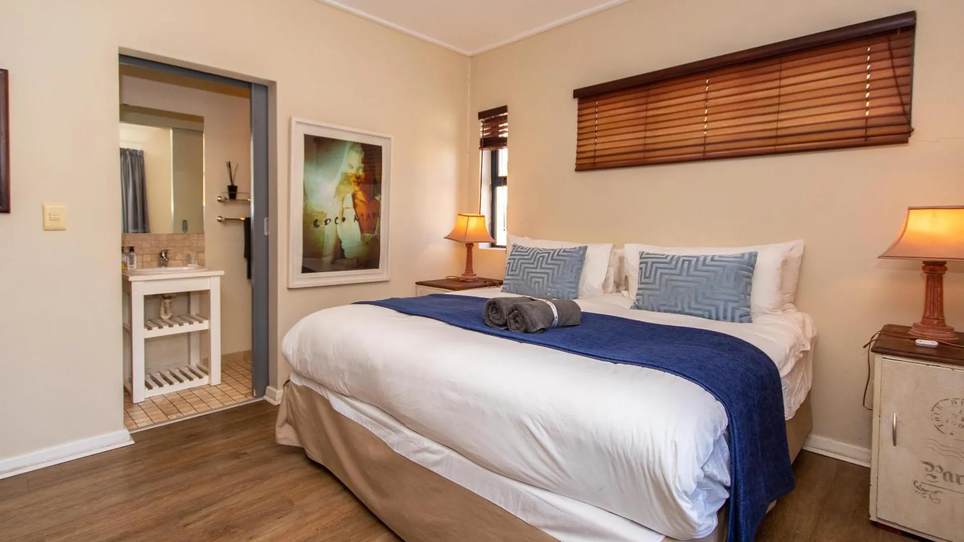 Apartment City Bowl Stylish Home, All In Walking Distance Flatrock Cape Town
