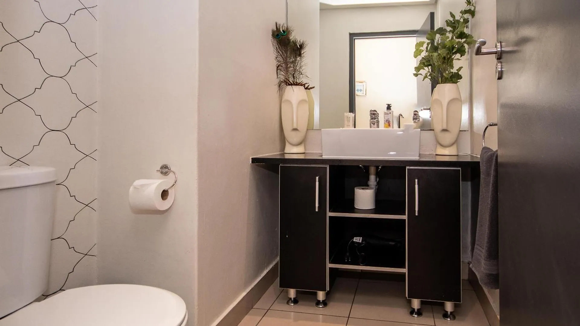 Apartment City Bowl Stylish Home, All In Walking Distance Flatrock Cape Town South Africa
